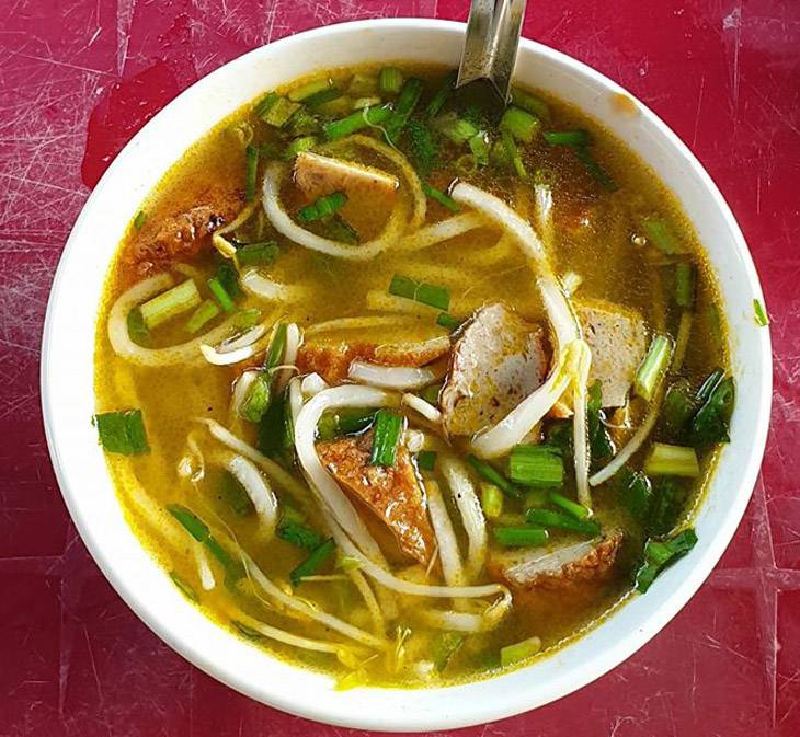 Bánh canh Bà Sâm, nét đặc sắc như "Bún chửi Hà Nội"