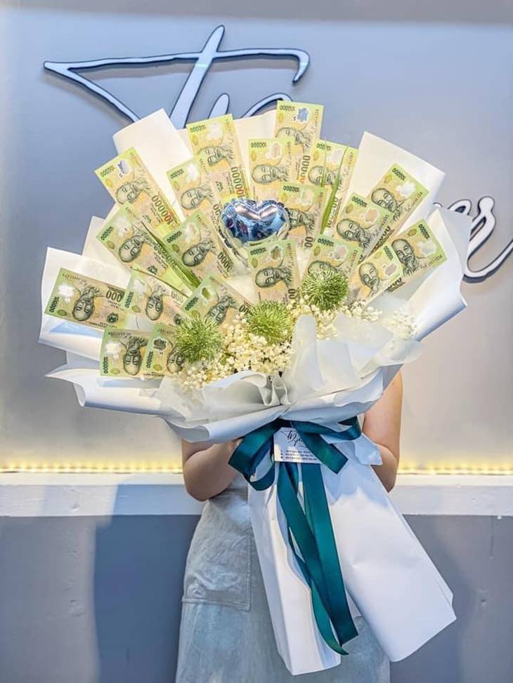 Những bó hoa bằng tiền rất được chị em yêu mến