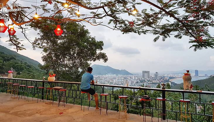 Quán cà phê view thành phố xịn xò