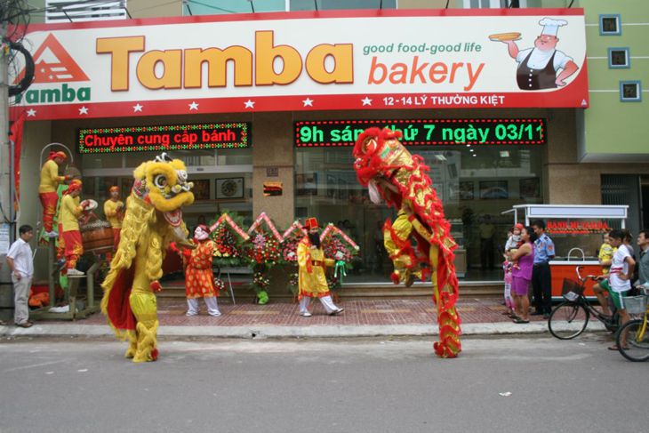 Tiệm bánh Tamba Quy Nhơn, là tiệm bánh lớn và có nhiều chi nhánh ở Quy Nhơn