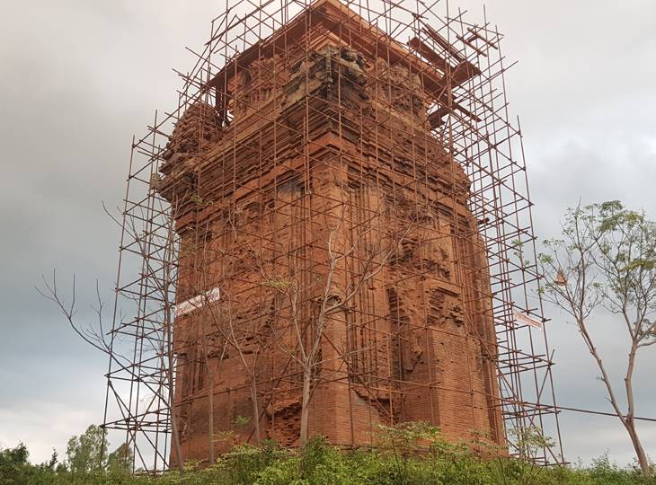 Hiện tháp thủ thiện đang dần được trùng tu lại theo những kiến trúc cổ Chăm Pa